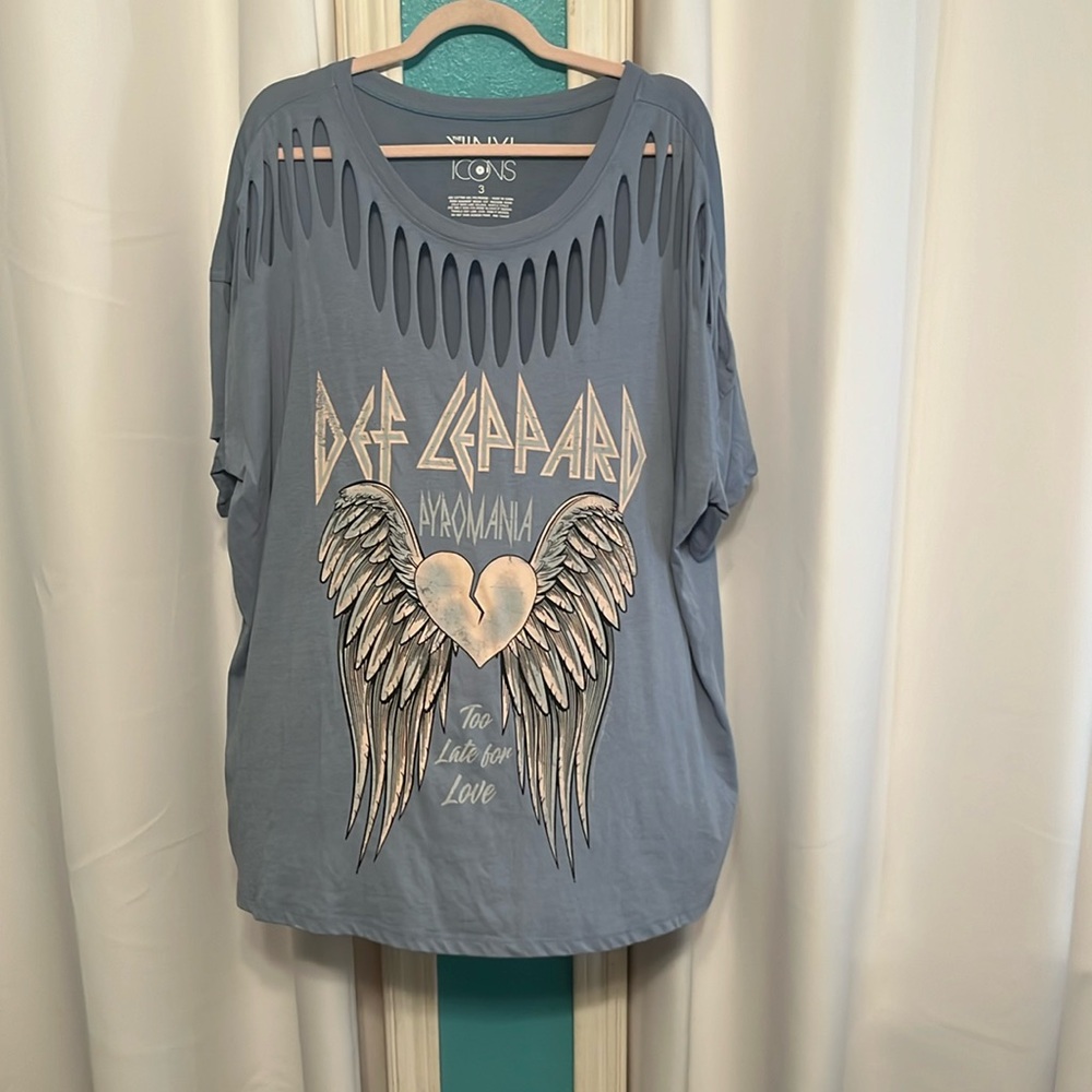 Torrid def leopard shirt
